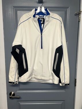 FOOTJOY DRYJOYs Tour Collection MENS 1/4 zip golf windbreaker. Size medium. EUC